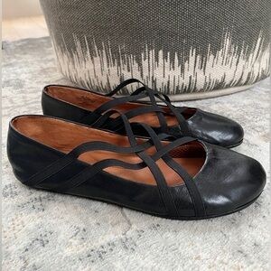 GENTLE SOULS Kenneth Cole Leather Bay Braid Elastic Detail Ballet Flat Shoes